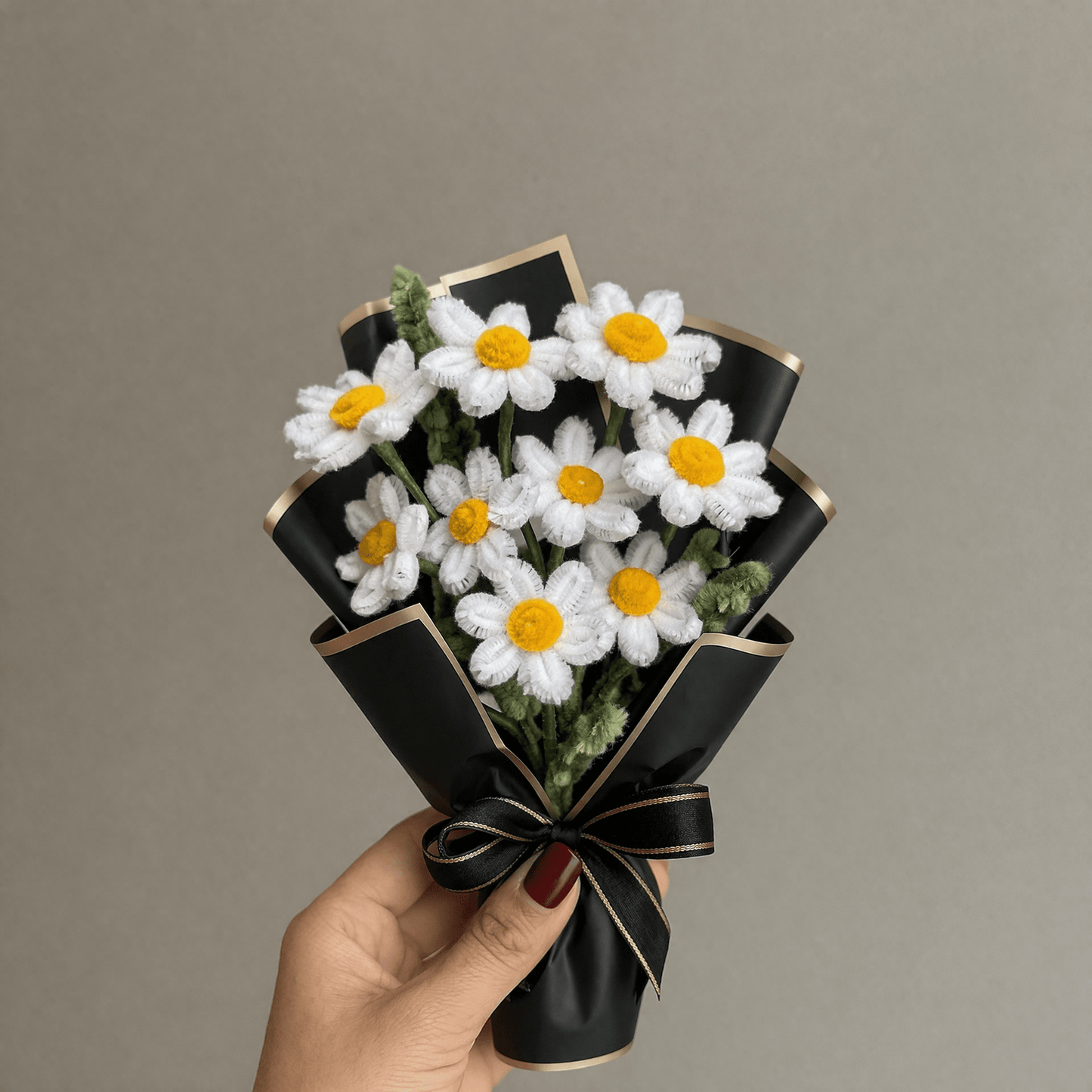 Safed Sitaare Chaandni Guldasta - Bloom Forever Studio